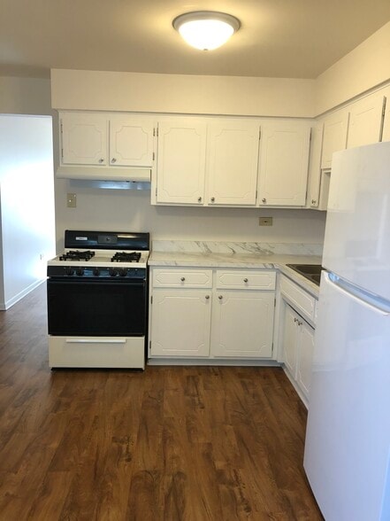 Building Photo - 10807 S Pulaski Rd