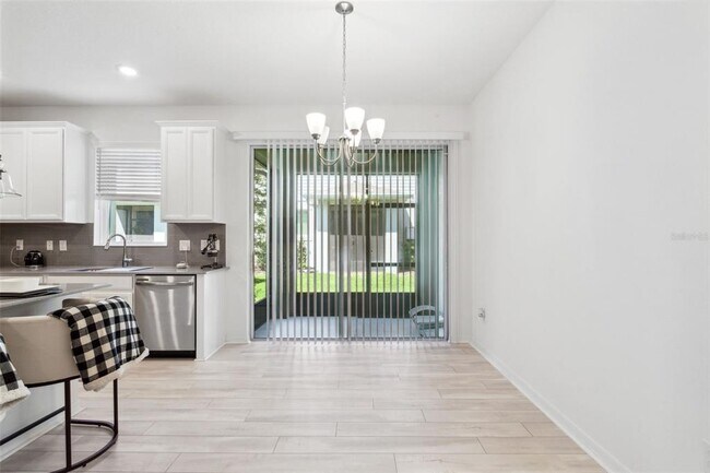 Building Photo - 5732 Skytop Dr