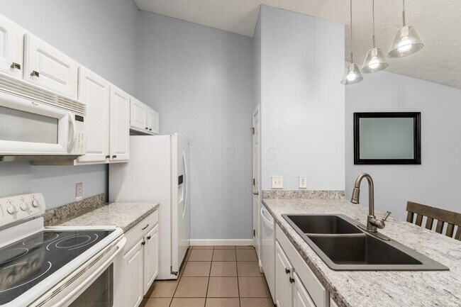 Building Photo - 5179 Mantua Dr