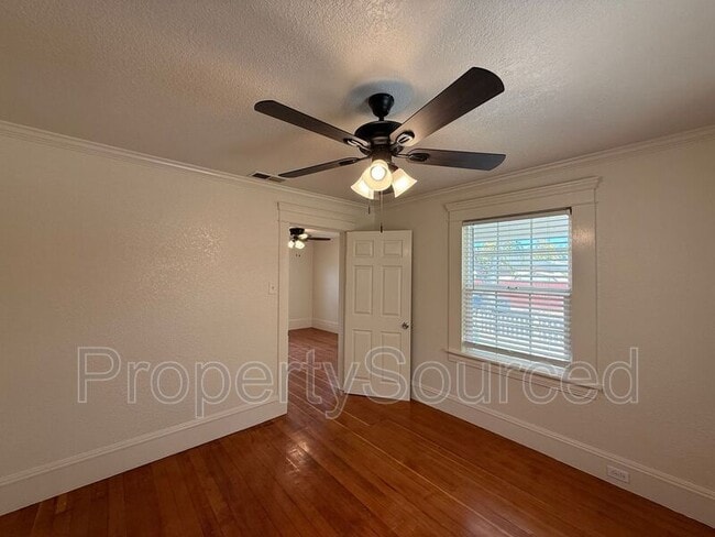 Building Photo - 949 Windeler Ave