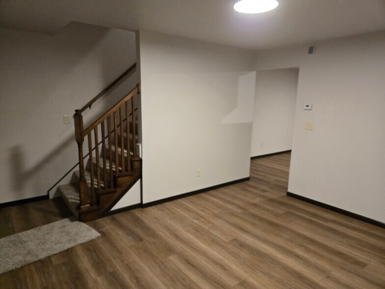 Building Photo - 773 Wanda Ave