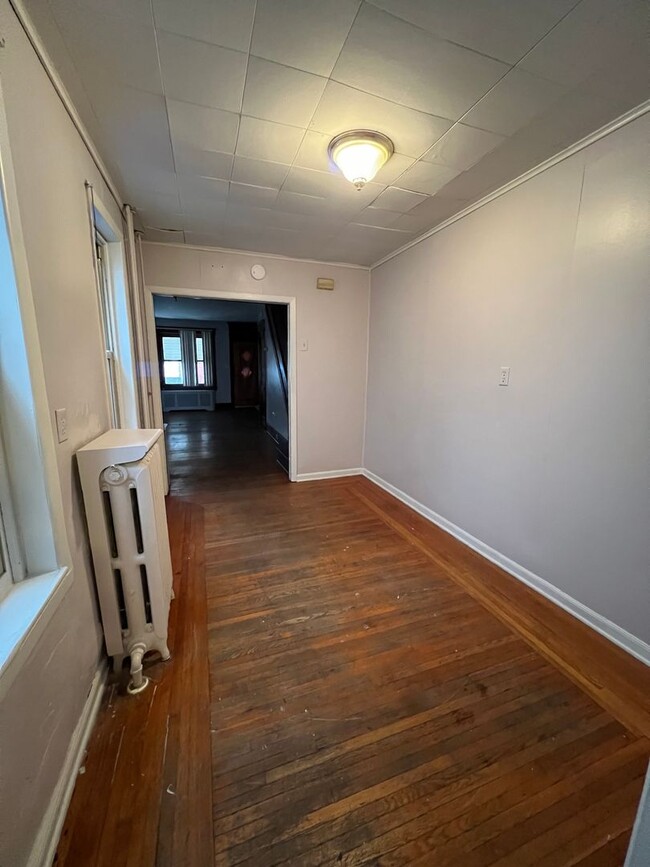 Building Photo - Reading 3 BR Townhome For Rent