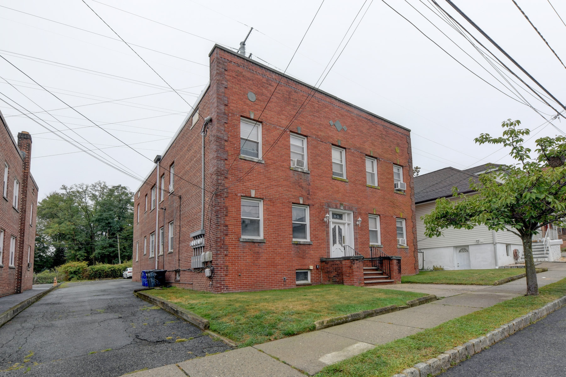 Building Photo - 71 Carmer Ave
