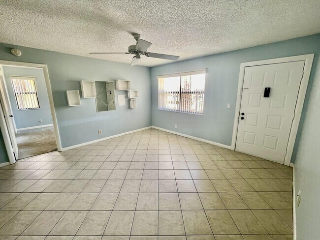 Building Photo - 7070 Golf Colony Ct