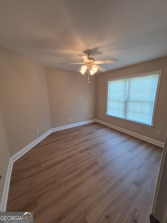 Building Photo - 325 Veranda Park Ln