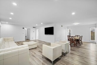 Building Photo - 6165 Old Court Rd