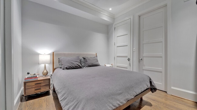 Building Photo - 418 7th St SE