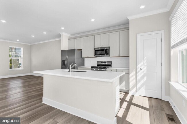 Building Photo - 2110 Winterberry Ln