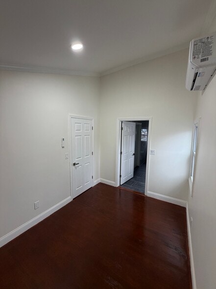 Building Photo - 39 Jackson St