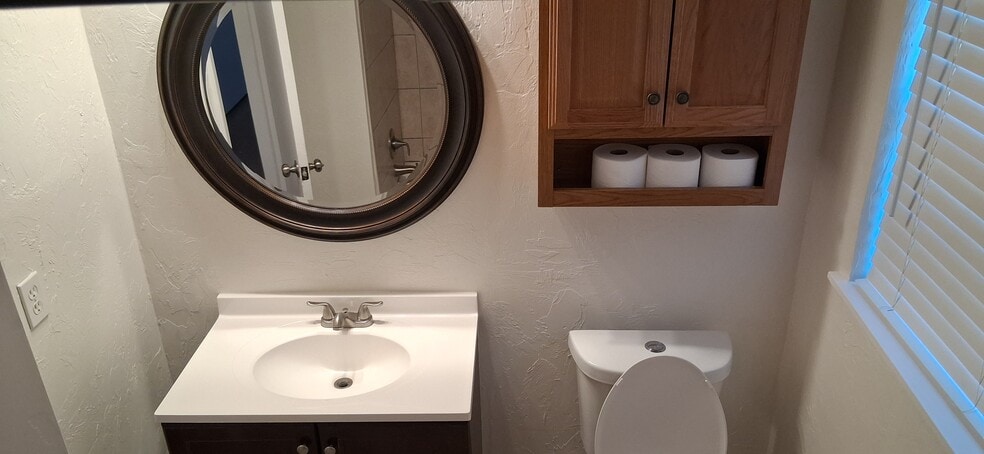 Building Photo - 2717 Clermont Pl