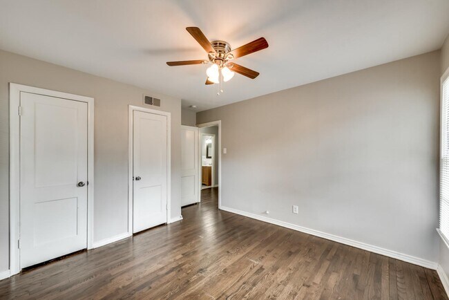 Building Photo - 11107 Stallcup Dr