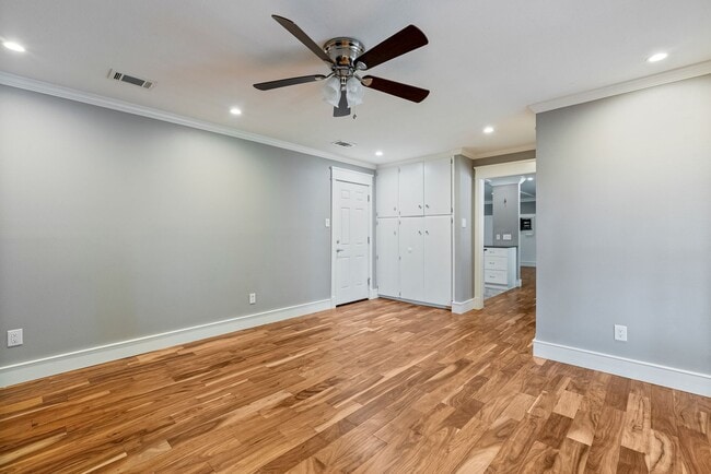 Building Photo - Beautiful 4 bedroom, 2.5 bathroom home in North Austin!!!