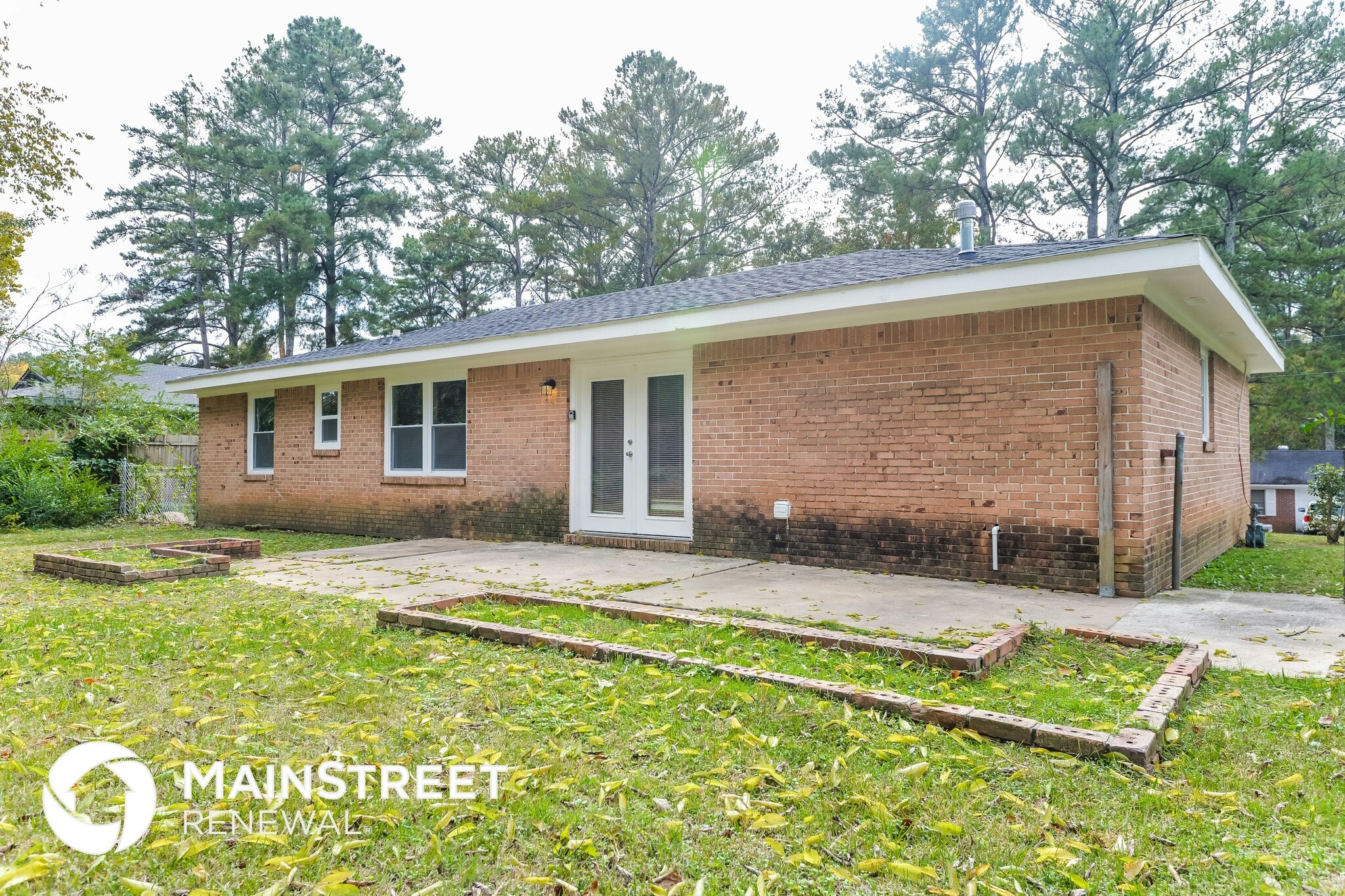 Building Photo - 1281 Hiawatha Dr NE