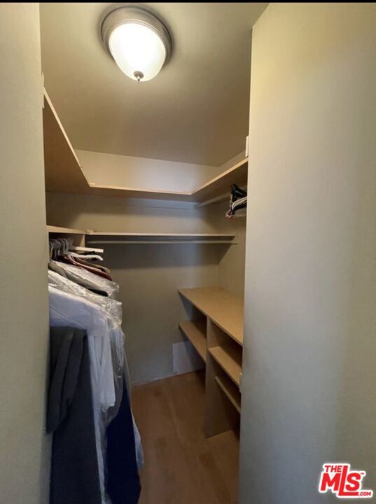 Building Photo - 5271 Newcastle Ave