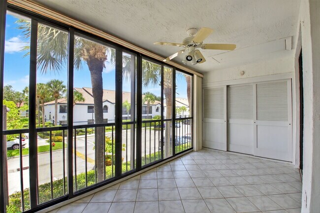 Building Photo - 5136 Floria Dr