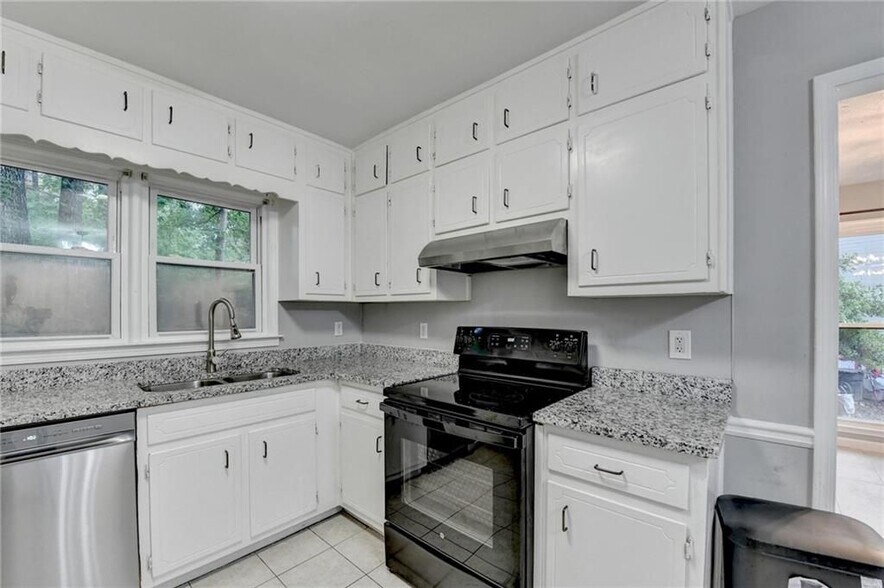 Building Photo - 1181 Izod Ct