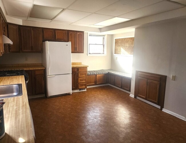 Building Photo - 17 S McHenry Ave