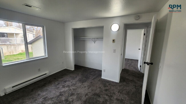 Building Photo - 3 BEDROOM UNIT IN WASHINGTON TERRACE