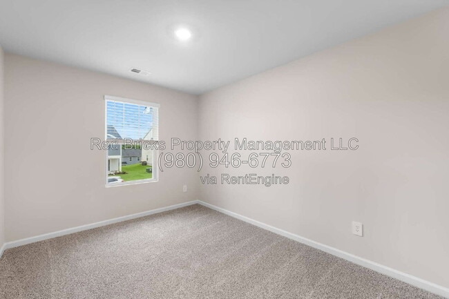 Building Photo - 3670 Backwater St