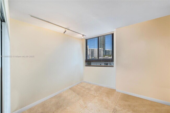 Building Photo - 1330 West Ave