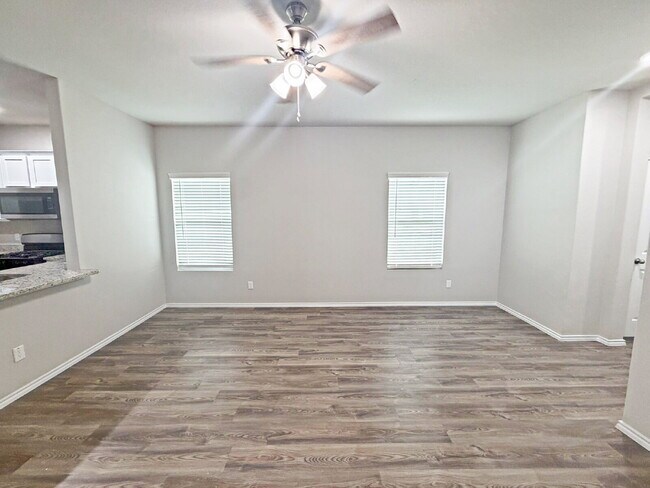Building Photo - 254 Marigold Pl