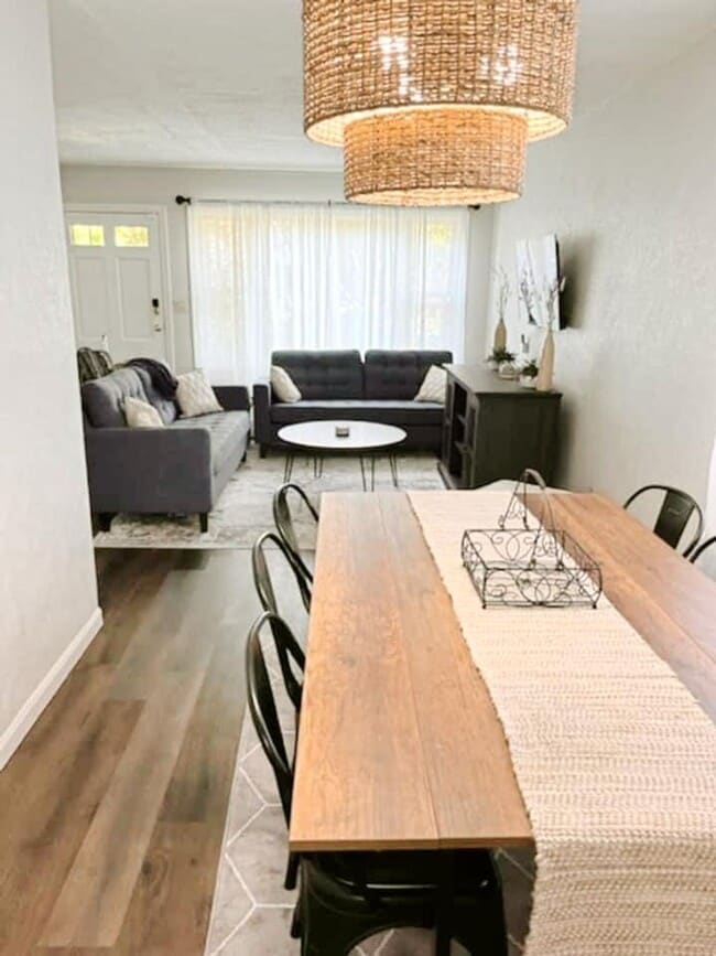 Building Photo - Close to Notre Dame, updated 3 bedroom 1 bath home.