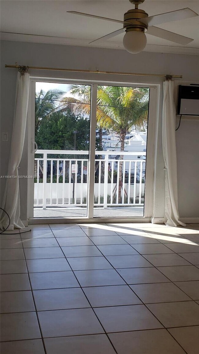 Building Photo - 200 S Birch Rd