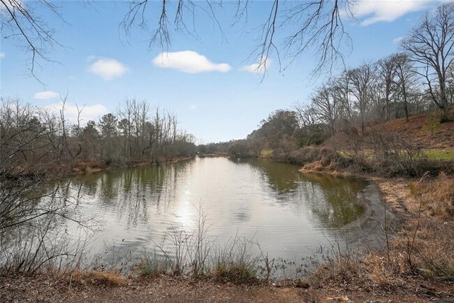 Building Photo - 3921 Riverlook Pkwy SE