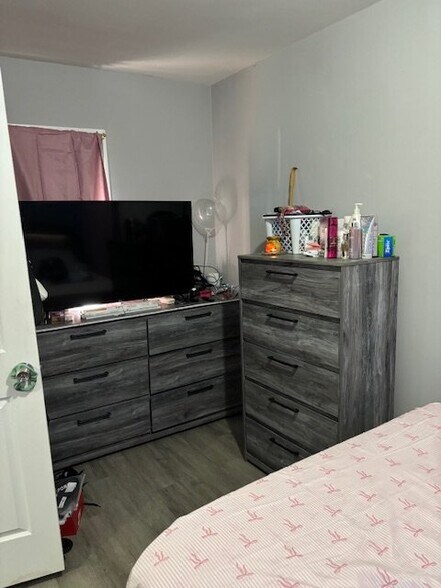 Building Photo - 408 Cass Ave