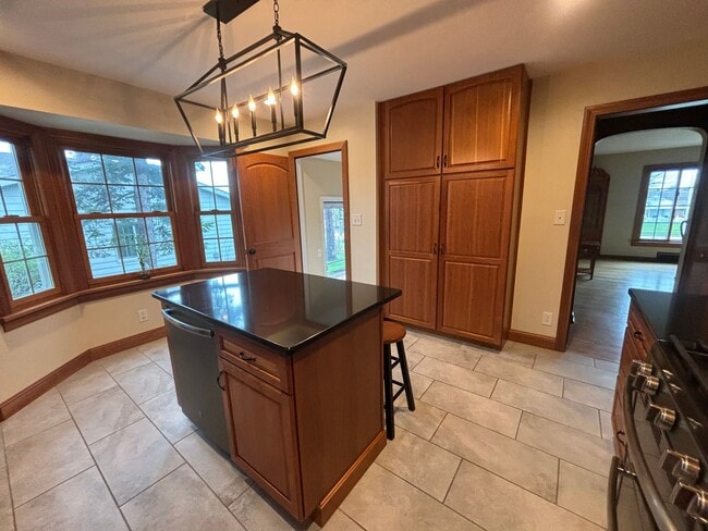 Building Photo - Spacious Home with Large Lot