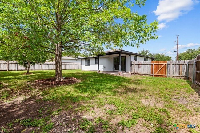 Building Photo - 112 James Lin Cir