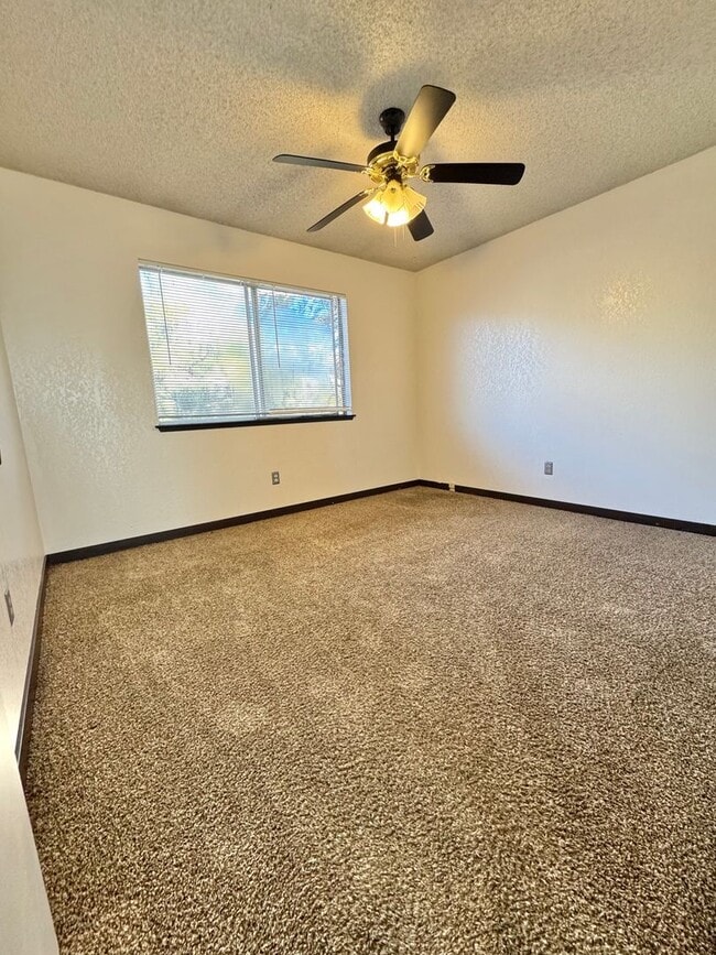 Building Photo - 2 bedroom apartment