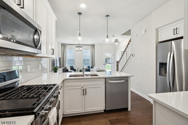 Building Photo - 4 Sadie Cir