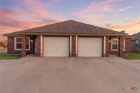 Building Photo - 2915 Sunflower Trail