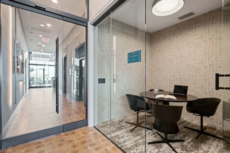 Building Photo - 1147 W Van Buren St