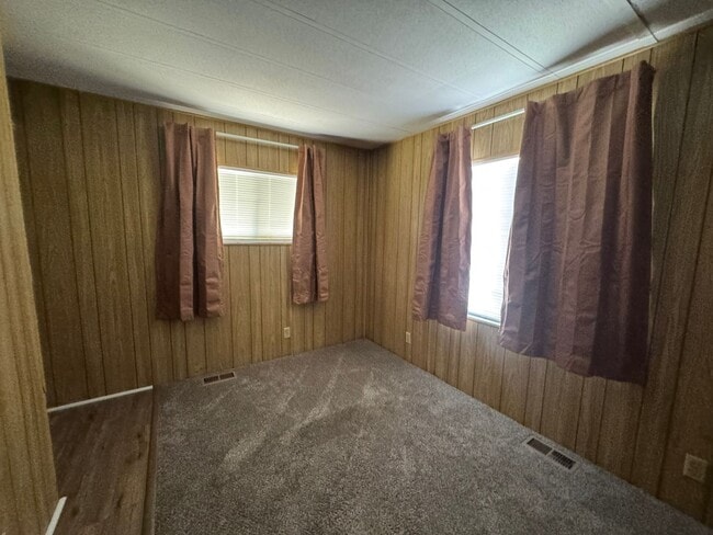 Building Photo - 2BRE 2BA close to Hwy 95, Shopping, Parks, Colorado River