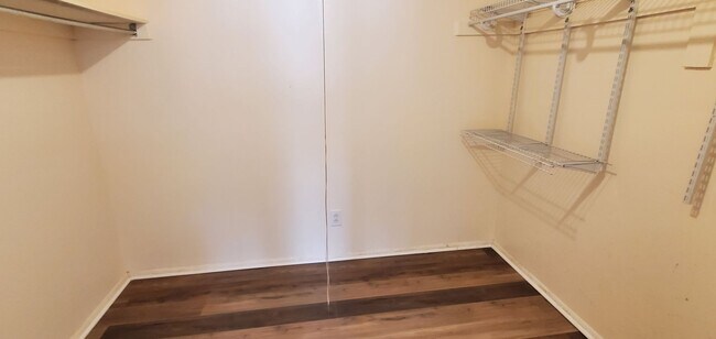Building Photo - 7402 Brigmore Dr
