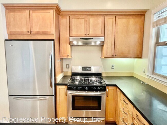 Building Photo - 2 br, 2 bath House - 3184 Mission Street, ...