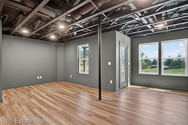 Building Photo - 4799 Broomfield Wy