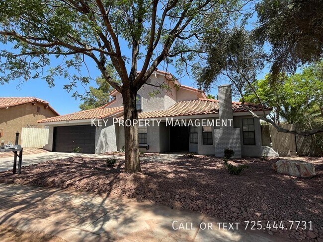 Building Photo - TWO STORY 4 BEDROOM WITH POOL NEAR SPRING ...