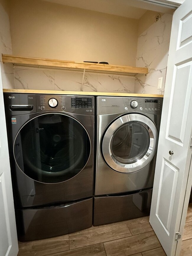Building Photo - 2 Bedroom in Ivy woods - Ross Township