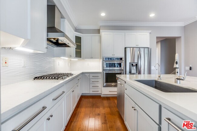 Building Photo - 24040 Dandelion Ln