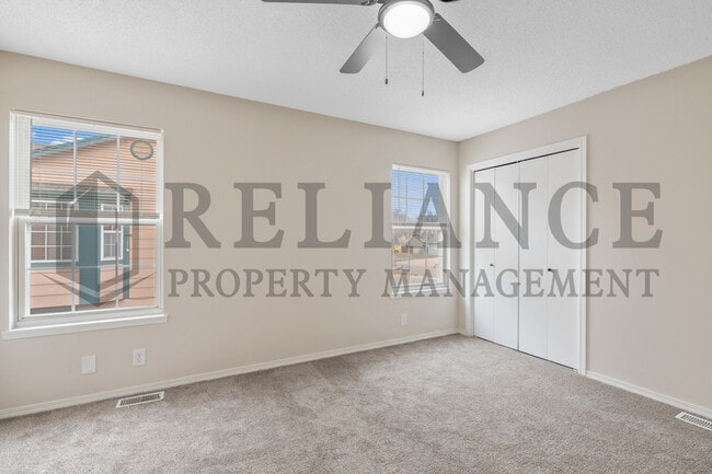 Building Photo - 215 Peachwood Dr