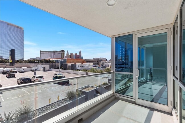 Building Photo - 4525 Dean Martin Dr