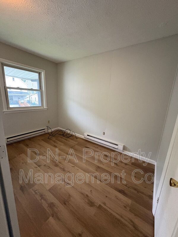 Building Photo - 267 Brodhead Ave