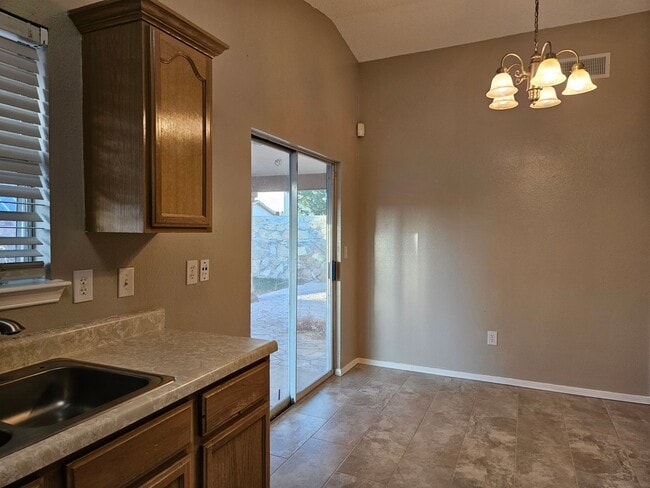 Building Photo - 12357 Tierra Inca Dr