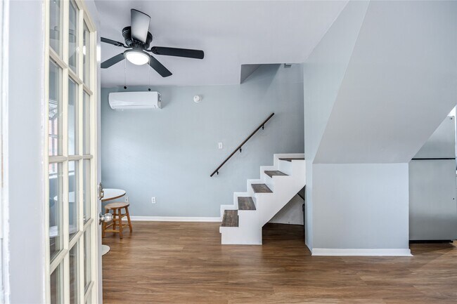 Primary Photo - 68 Annette Ln