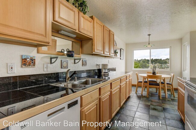 Building Photo - 2 br, 2 bath House - 2625 13th Avenue West...