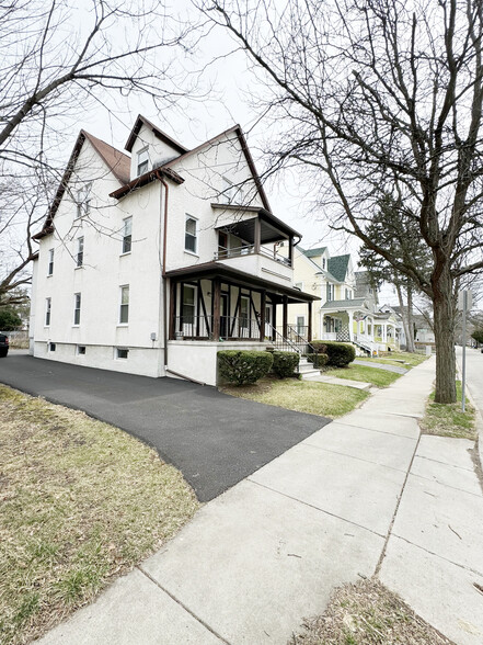 Building Photo - 44 Cleveland Ave