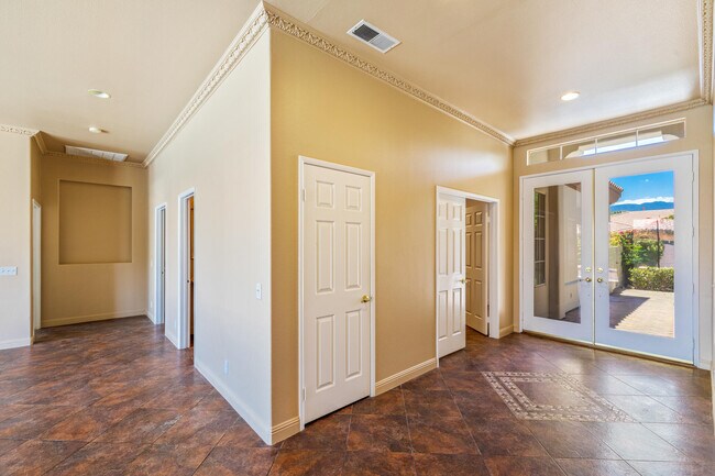 Building Photo - 74912 Saguaro Ln
